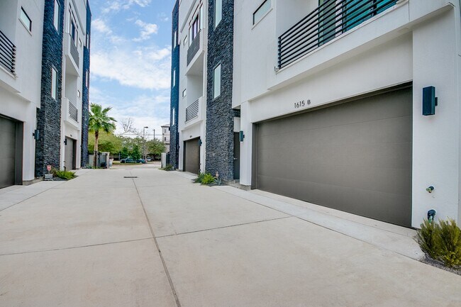 Building Photo - 1615 Wheeler Ave