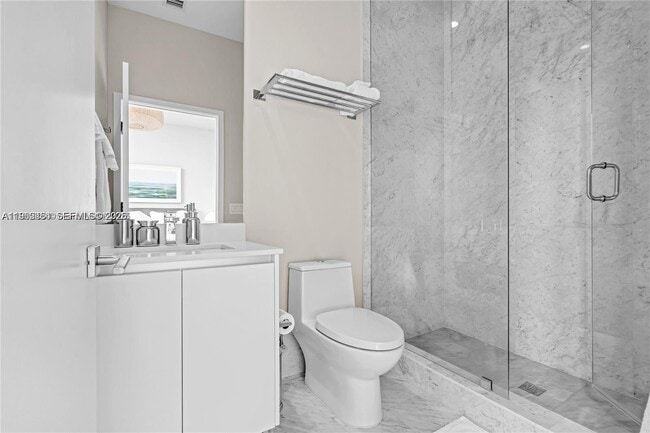 Building Photo - 650 NE 32nd St