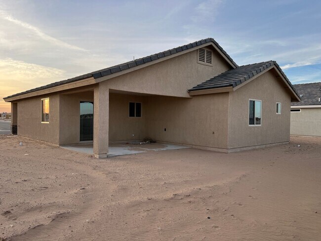 Building Photo - Brand New - 3 Bedroom - 2 Car Garage