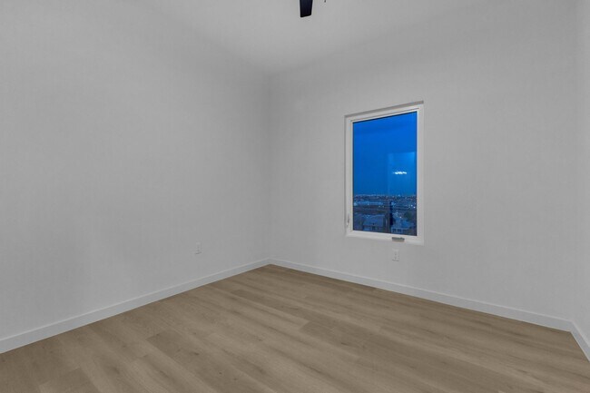 Building Photo - 1519 Golden Hill Terrace