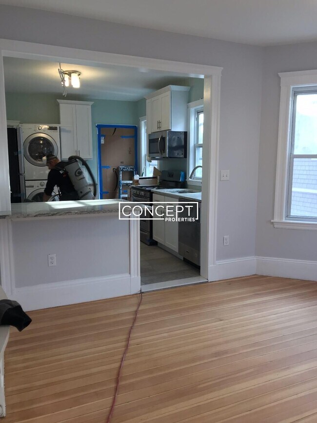 Building Photo - 11 Atkins St