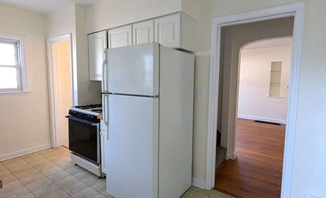 Building Photo - 1383 Montague Ave