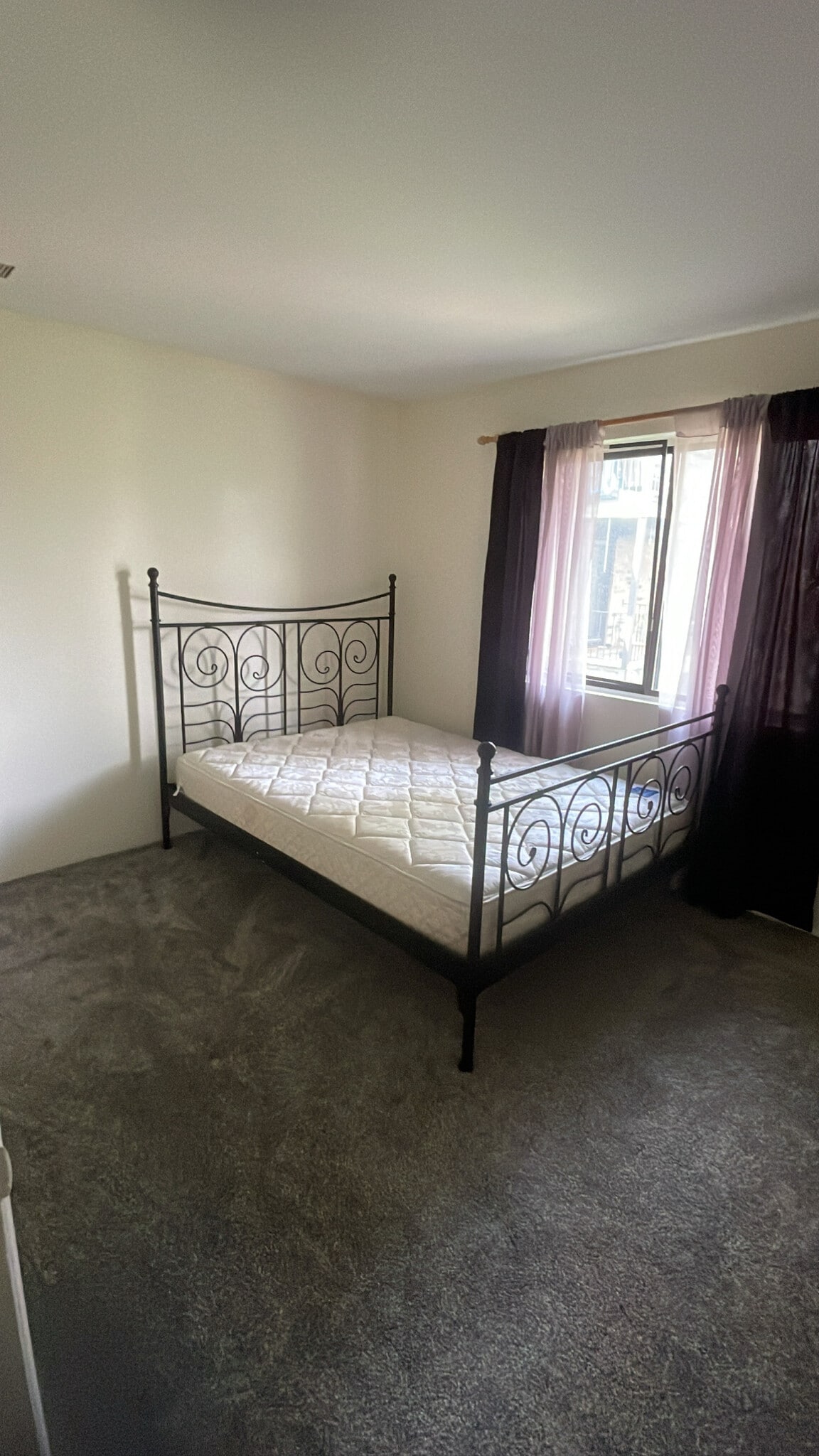 Building Photo - 7 Oak Creek Dr