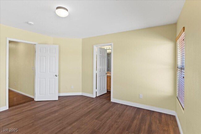 Building Photo - 4748 Golden Shimmer Ave