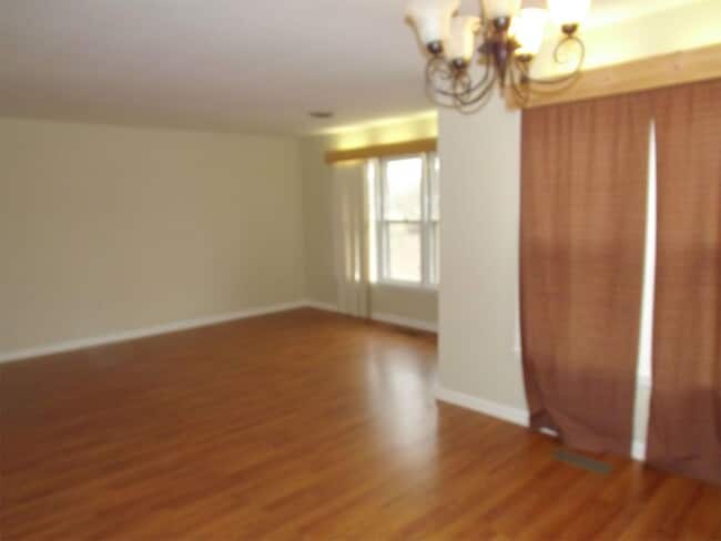 Building Photo - 1604 Belmont Dr
