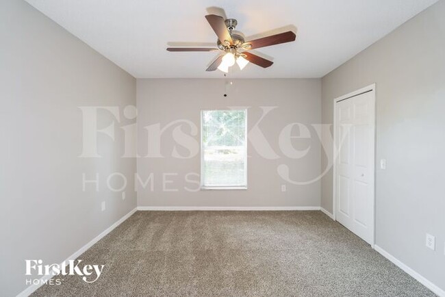 Building Photo - 1225 Schumann Dr