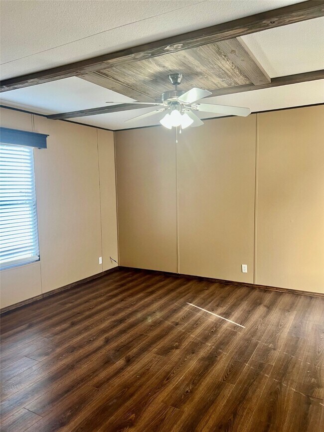 Building Photo - 20677 N Navasota St