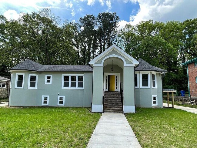Primary Photo - Beautiful Mozley Park Neighborhood Home