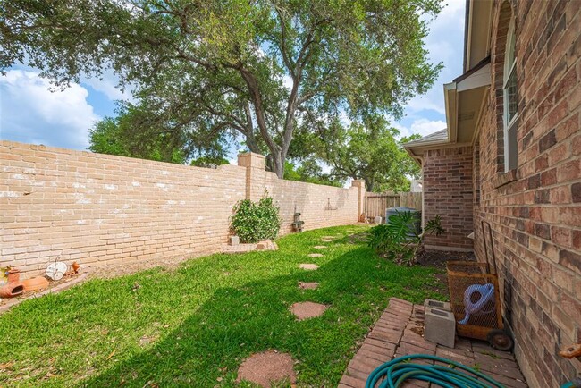 Building Photo - 2310 Sand Ct