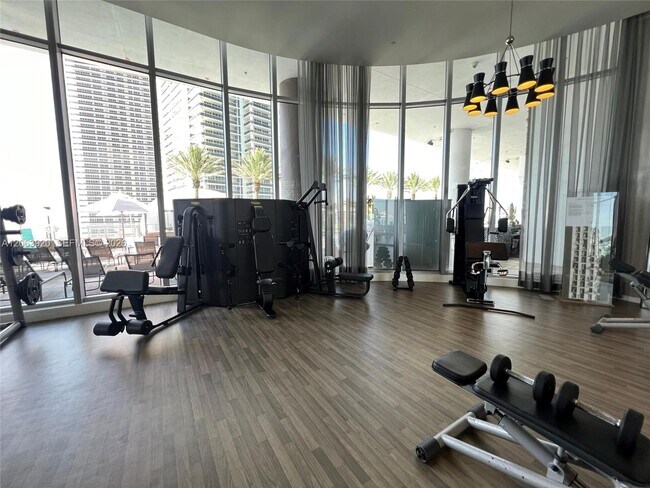 Building Photo - 4111 S Ocean Dr
