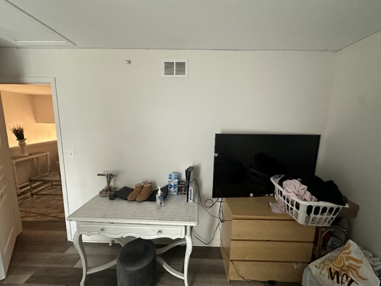 Building Photo - 1527 Yellowstone Dr