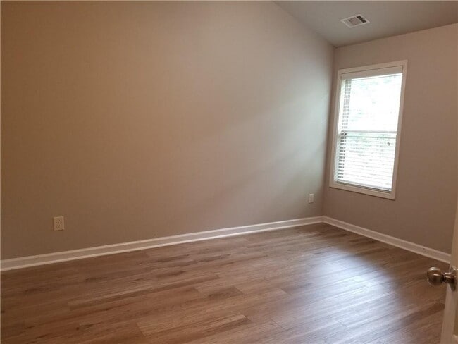 Building Photo - 5930 Vista Brook Dr