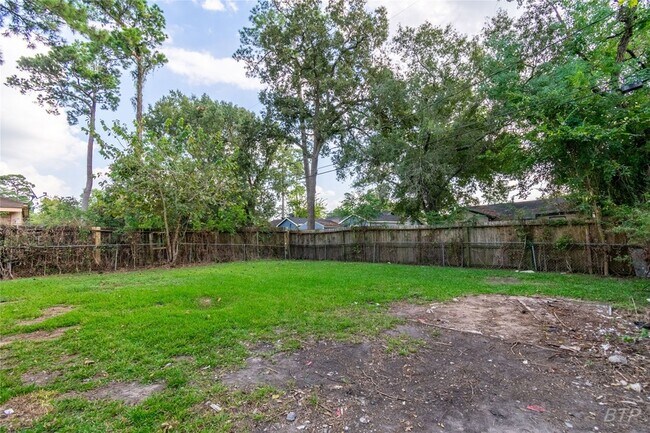 Building Photo - 3818 Blodgett St