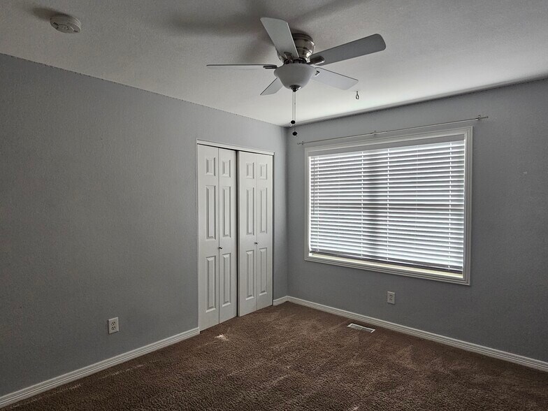 Building Photo - 1138 Lakecrest Ct