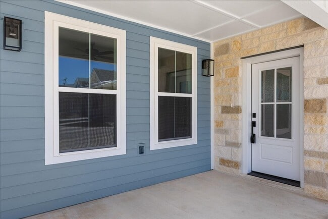 Building Photo - Bright, Spacious, & Beautifully Designed 1 bed 1.5 bath
