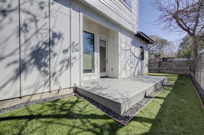 Building Photo - 4903 Lyons Rd