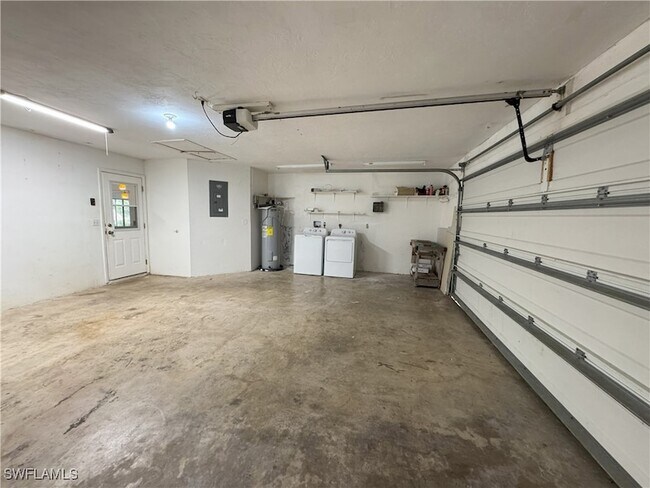 Building Photo - 4029 SW 5th Pl