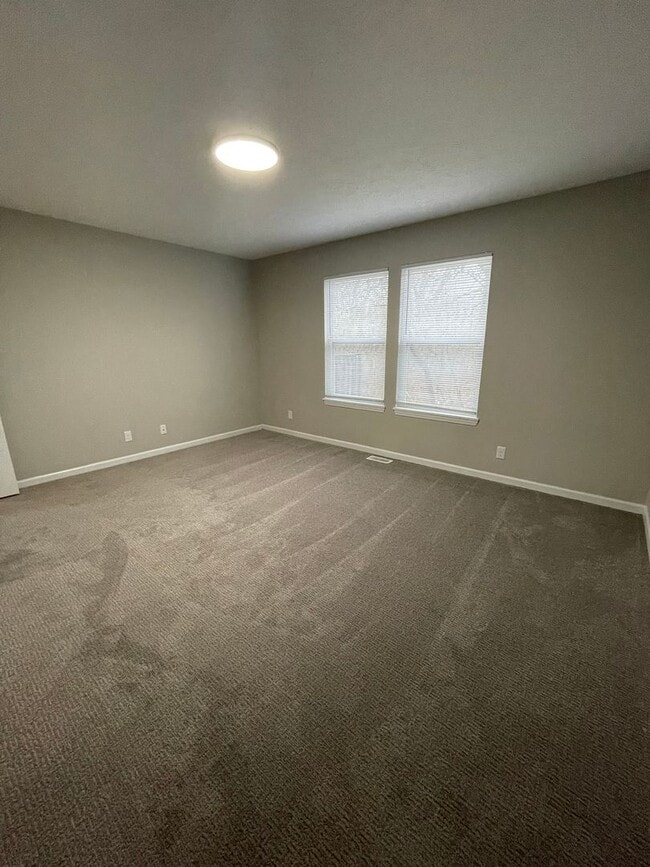 Building Photo - 3624-3626 Thornhill Circle W-TBROS