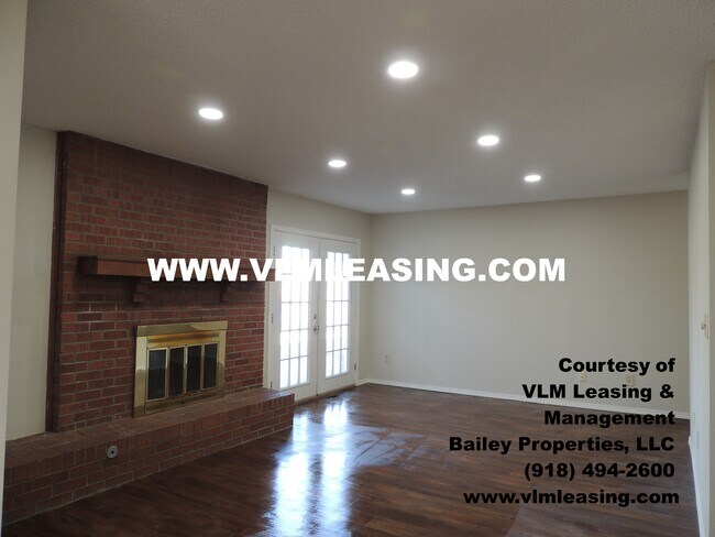 Building Photo - 404 W Vicksburg St