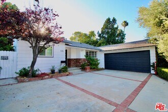 Building Photo - 5415 Coldwater Canyon Ave