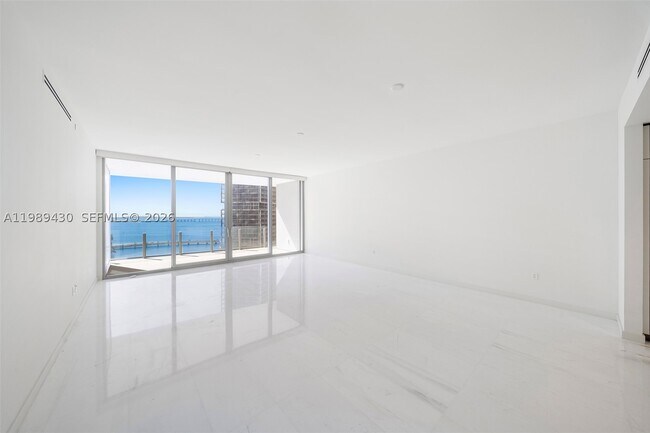 Building Photo - 300 Biscayne Blvd