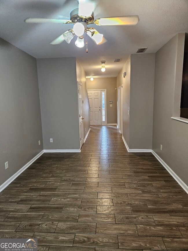 Building Photo - 180 Brookview Dr