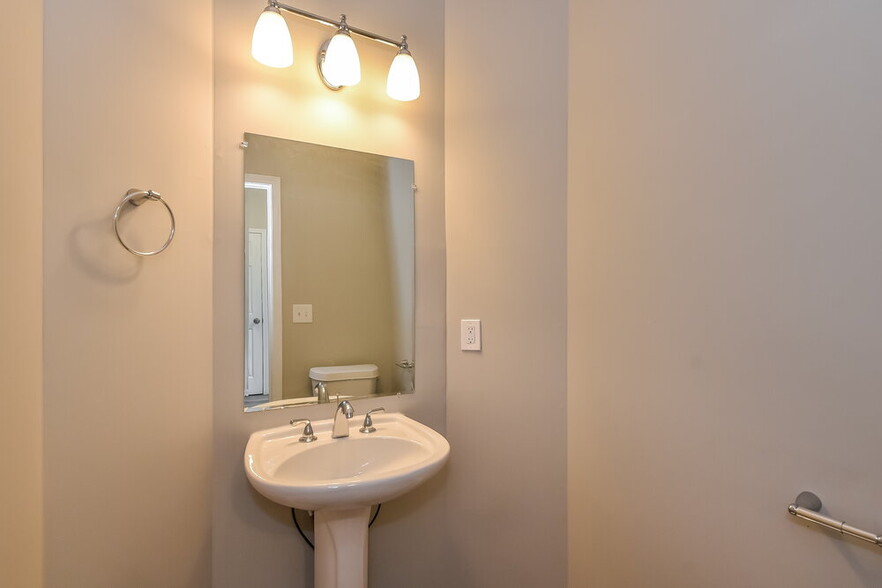 Building Photo - 708 Fitzgerald Pl