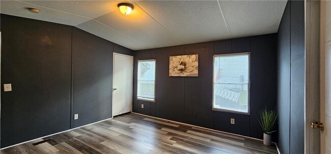 Building Photo - 4255 Smoke Creek Pkwy