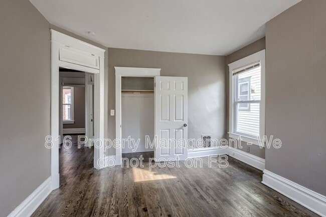 Building Photo - 800 E 33rd St