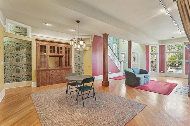 Building Photo - 1027 W Newport Ave