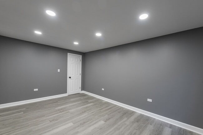 Building Photo - 2131 Prospect Ave