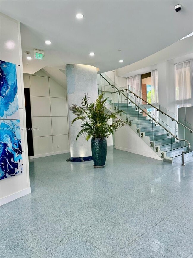 Building Photo - 18800 NE 29th Ave