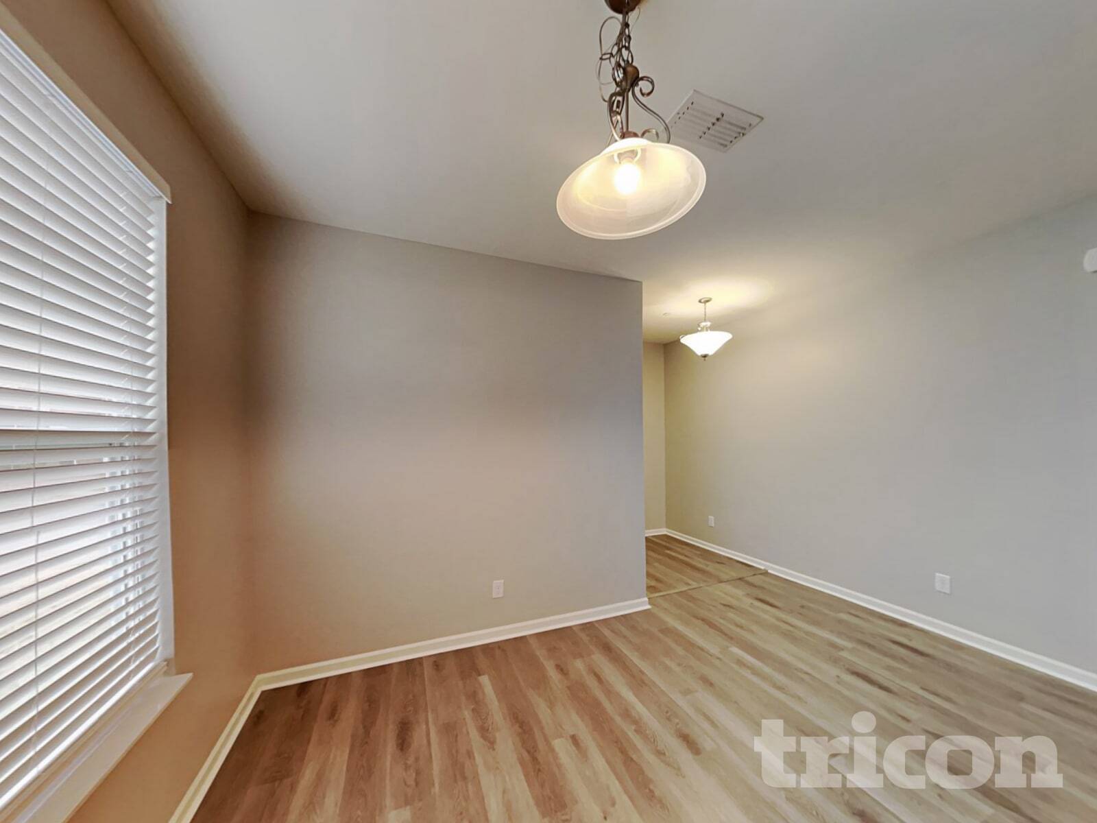 Building Photo - 1348 Creekside Dr