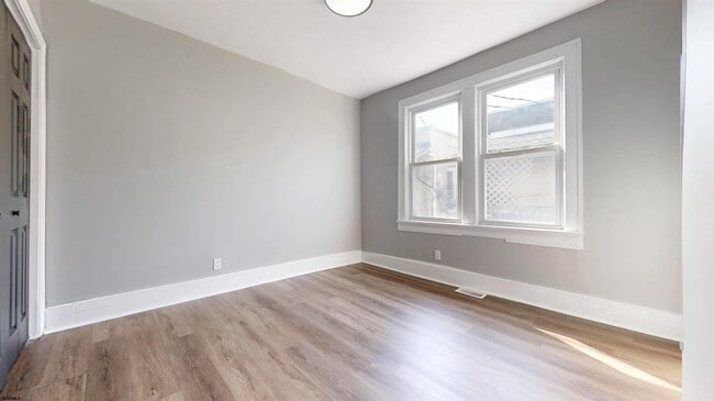 Building Photo - 722 Pearl Pl