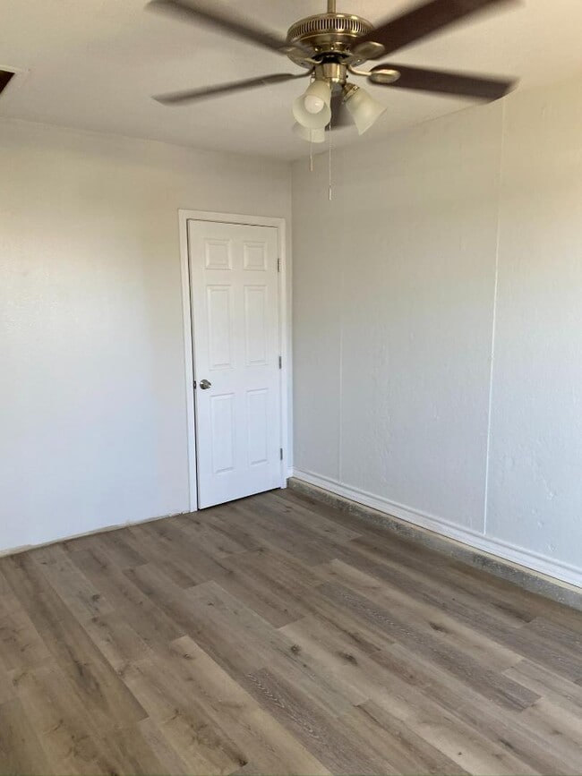 Building Photo - 3506 E Baylor St