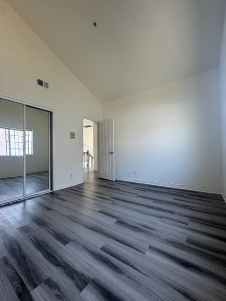 Building Photo - 1600 Perkins Ln
