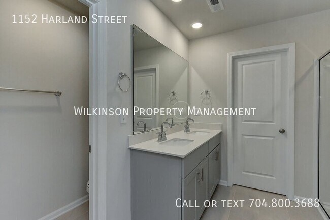 Building Photo - 1152 Harland St