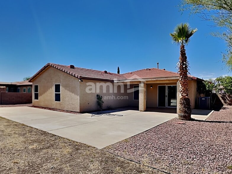 Building Photo - 5020 E Butterweed Dr