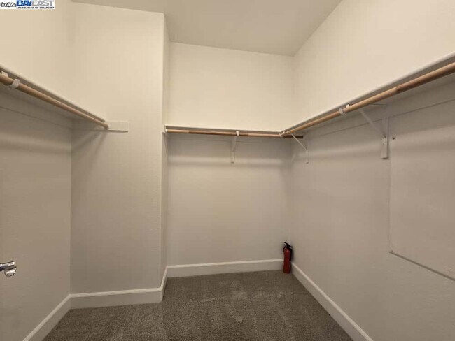 Building Photo - 8553 Waveside Wy