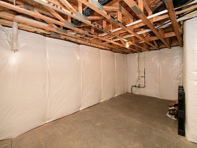 Building Photo - 19527 Shadow Ridge Dr