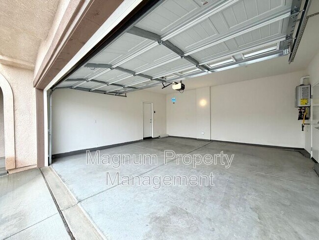 Building Photo - 31356 Sycamore Leaf Dr