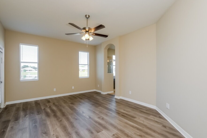 Building Photo - 5234 Clover Mist Dr