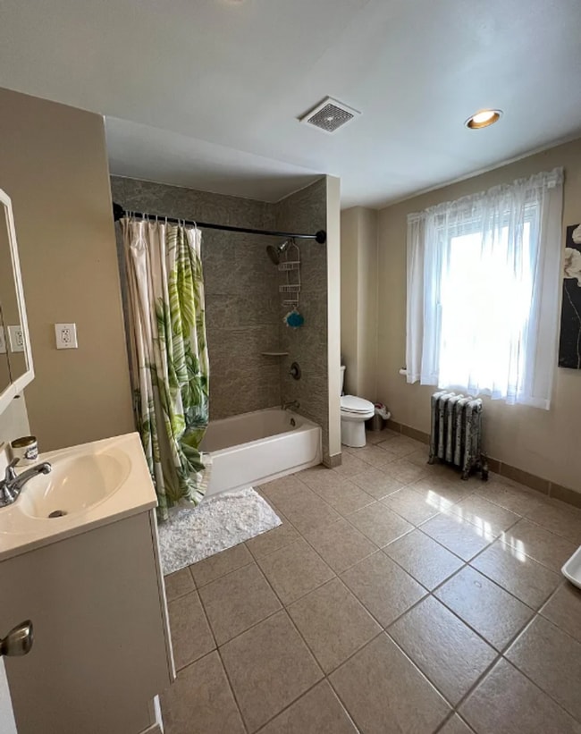 Building Photo - 4 Bedroom House For Rent In Manayunk