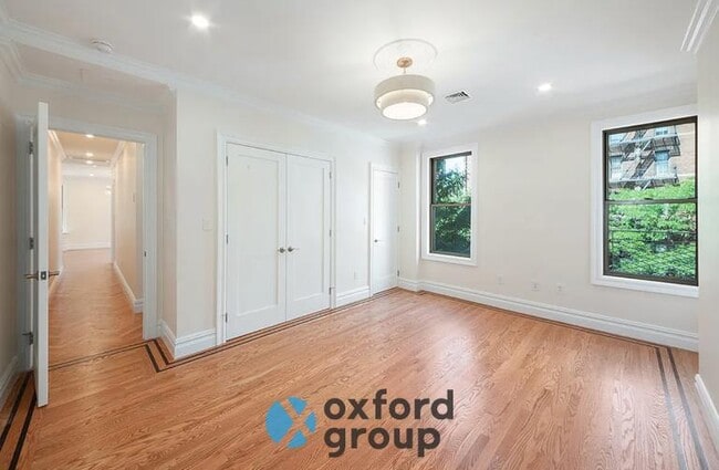 Building Photo - East 76th Street