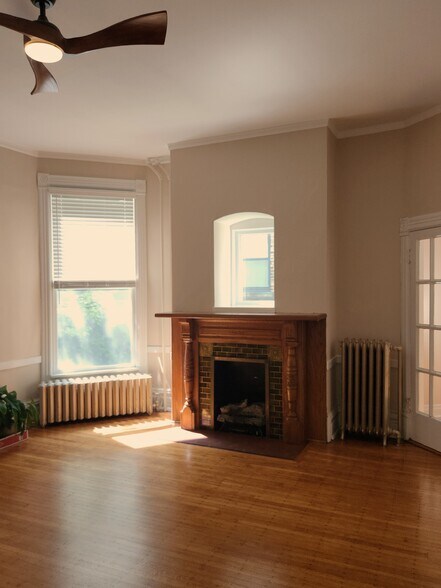 Building Photo - 260 S Marion St