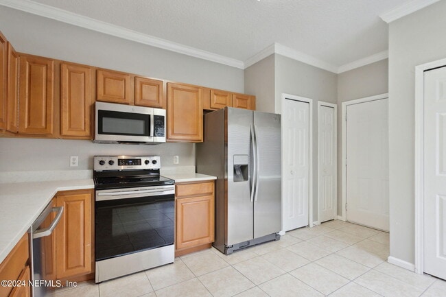 Building Photo - 574 Southbranch Dr