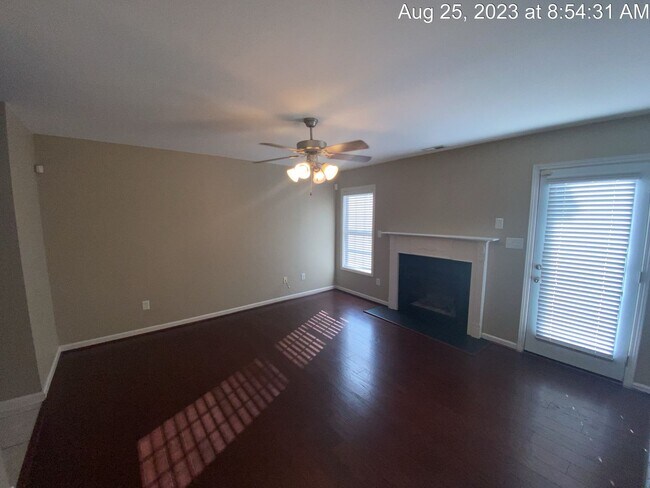 Building Photo - 299 Ranier Dr