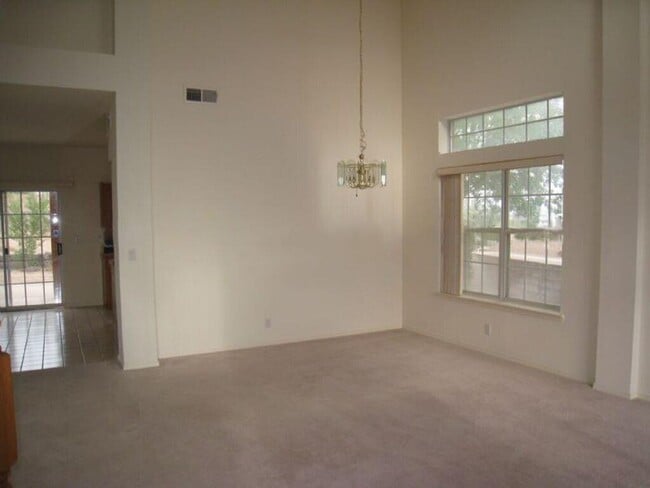 Building Photo - 8700 Oakcrest Pl NW