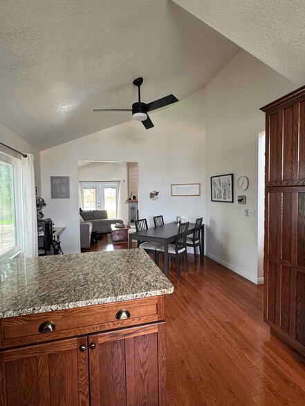 Building Photo - 4859 E Dallas Cir