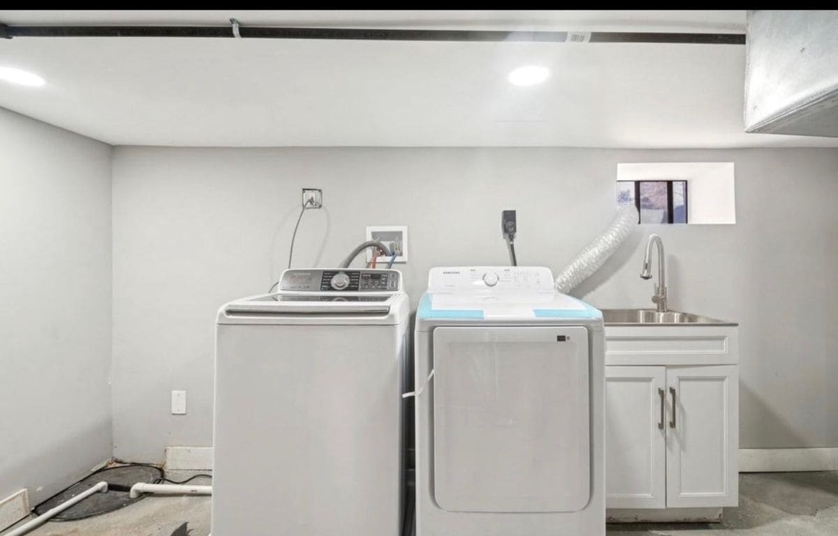 Building Photo - 3814 Walnut Ave